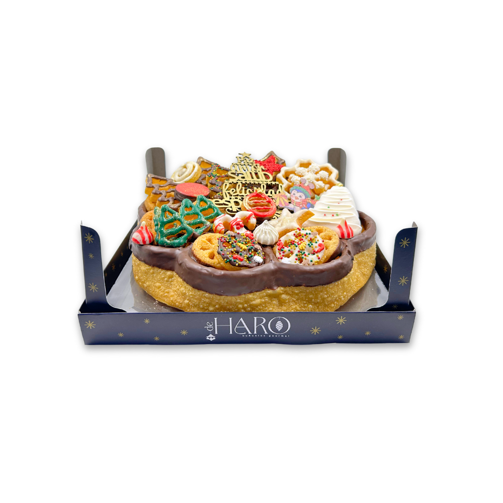 Pastel de Buñuelo (1 buñuelo tipo rosca 30cm con relleno de buñuelos medianos y minis de temporada surtidos y decorados, 1 letrero decorativo, 1 merengue en forma de pino)
